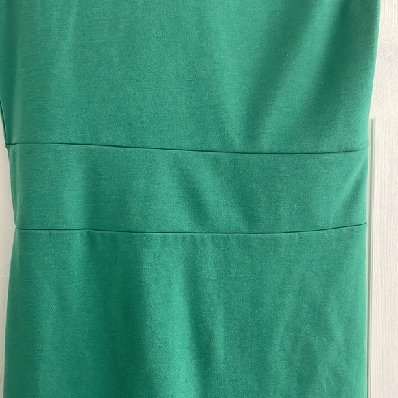 Green fitted Dress - Picture 7 of 8